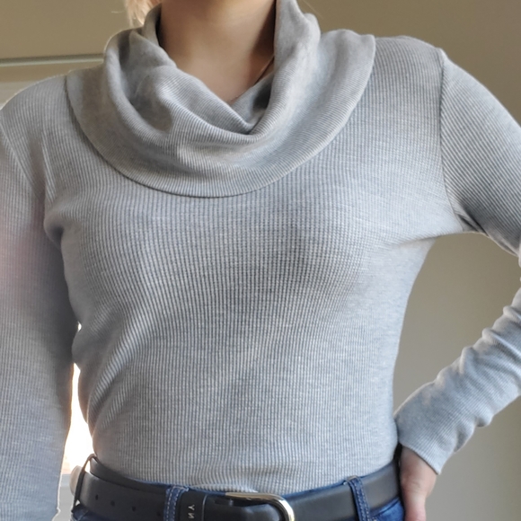 Grey Waffle Turtle Neck - Picture 1 of 6